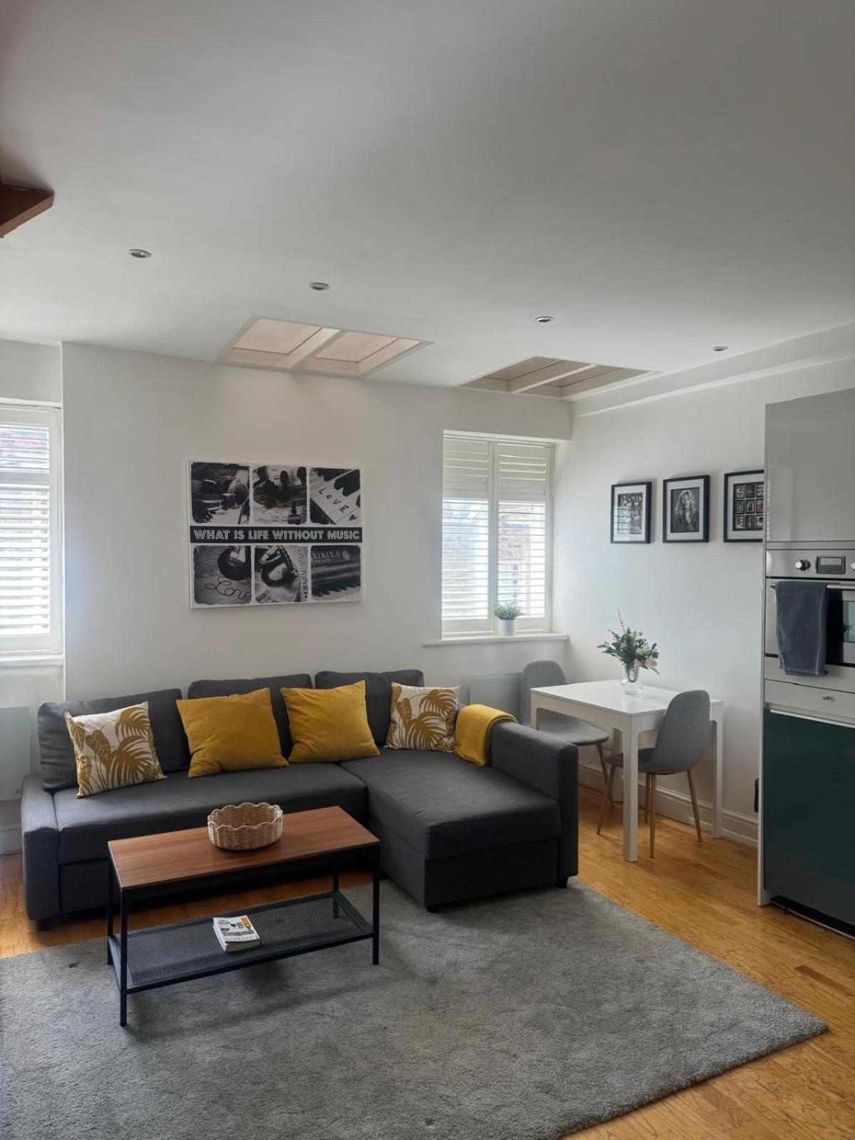 Tanya'S Flat-Lovely 1 Bed In The Heart Of Central Лондон Экстерьер фото